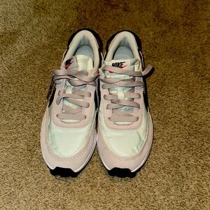 Nike womens size 7